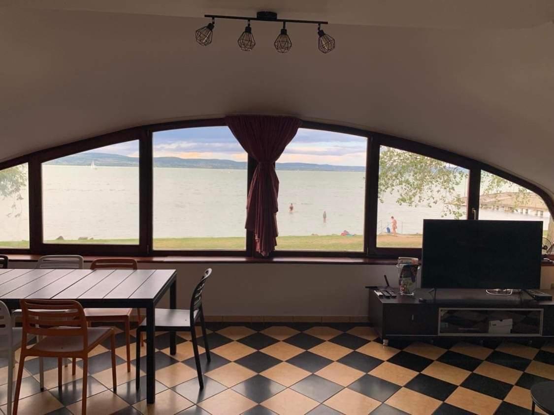 Szines Panorama Apartman Balatonlelle Extérieur photo